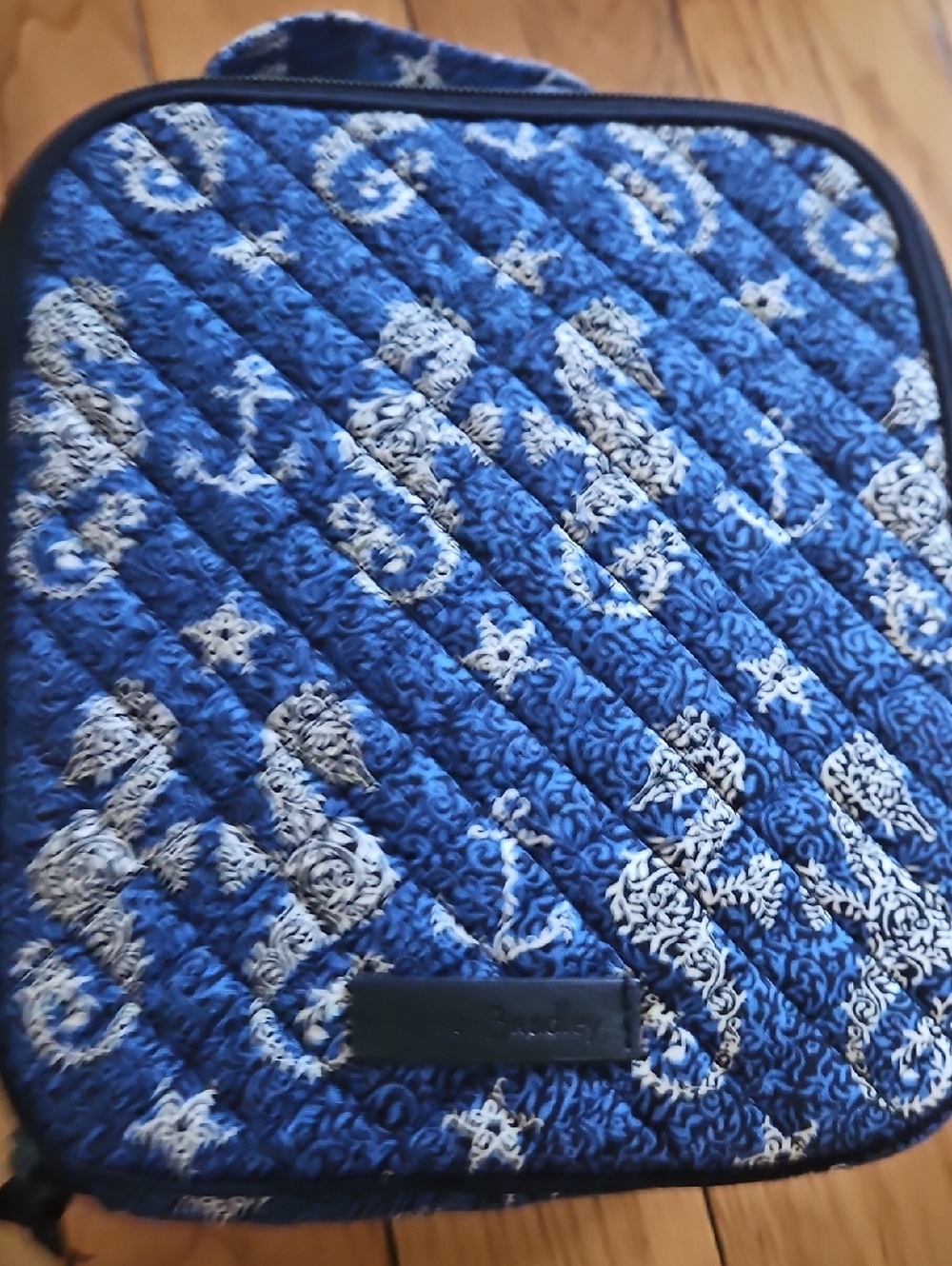 Vera Bradley Blue and White Quilted Patterned Lunch Bag - Picture 2 of 8